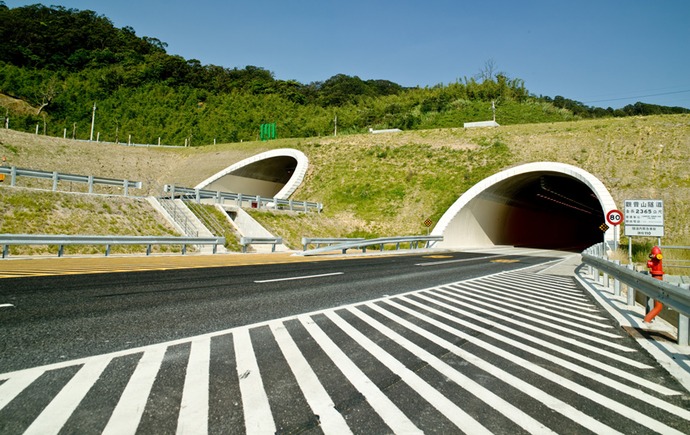 台６４線八里觀音山隧道